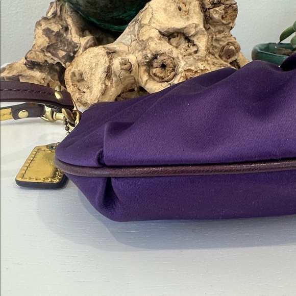 Coach Y2K Wristlet Clutch- 2008 - Picture 4 of 12